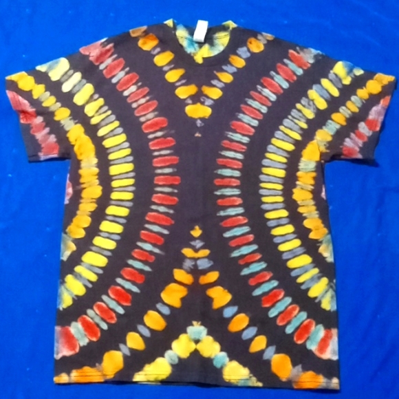 Gildan Tops - Reverse tie dye tee shirt